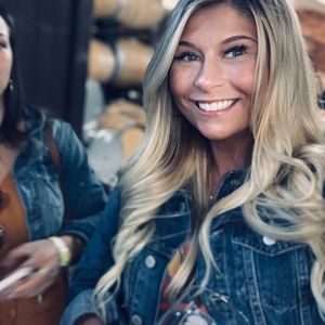 Meet your Posher, Tia